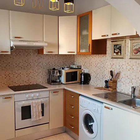 Andromeda Hideaway Polis