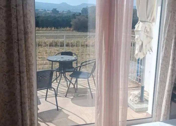 Andromeda Hideaway Apartment *